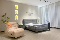 ”东宝床垫担任人表